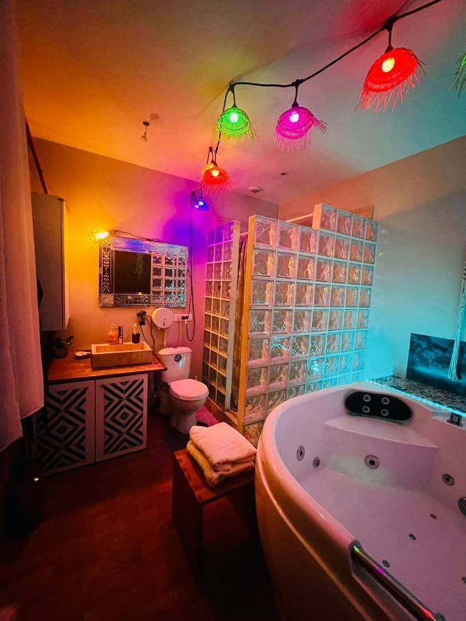 Jacuzzi Love Room Paris Extérieur photo